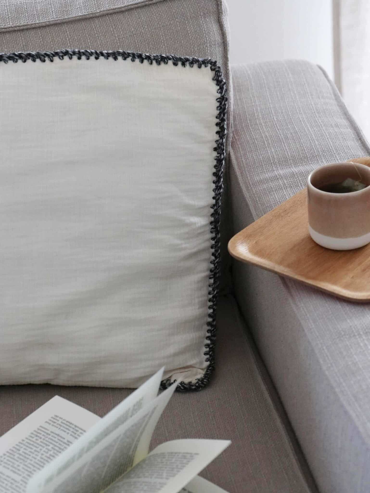 Tuto Tricot : personnalisez votre coussin de canapé